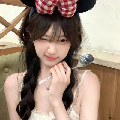 麻辣老师1这个女生有点冷